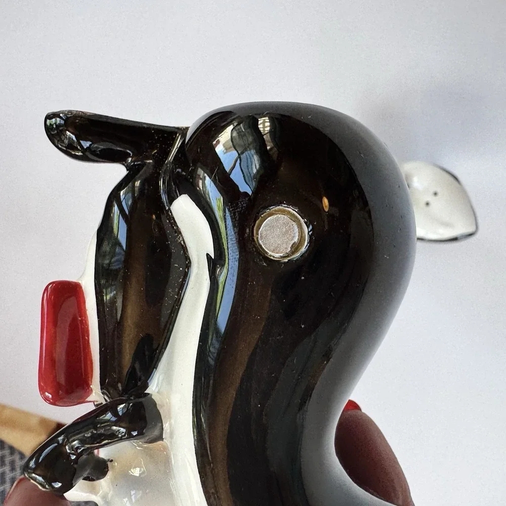 Salt & Pepper Shakers Pepé Le Pew Penelope Pussycat Skunk Cat Magnetic Ceramic